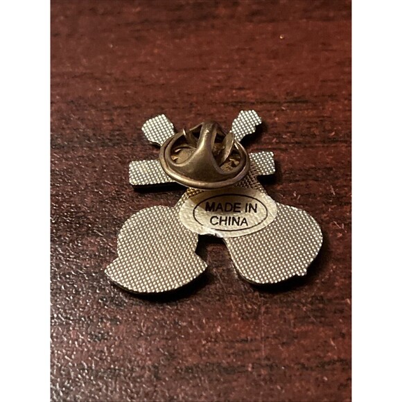 Branson Missouri Guitar Banjo Lapel Hat Pin - Picture 3 of 3
